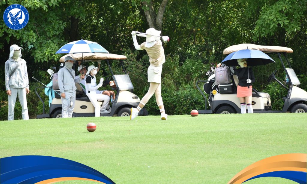 Tư thế đánh golf chuẩn pga