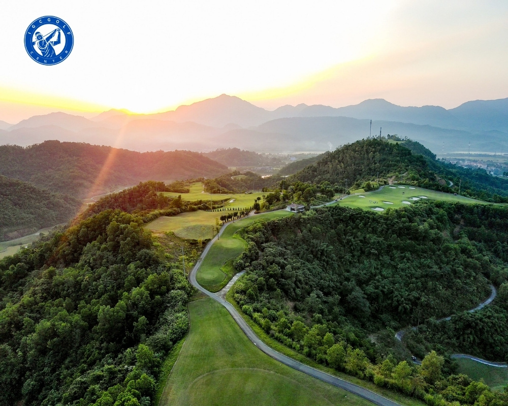 Học đánh Golf ở Hòa Bình tại Hilltop Valley Golf Club