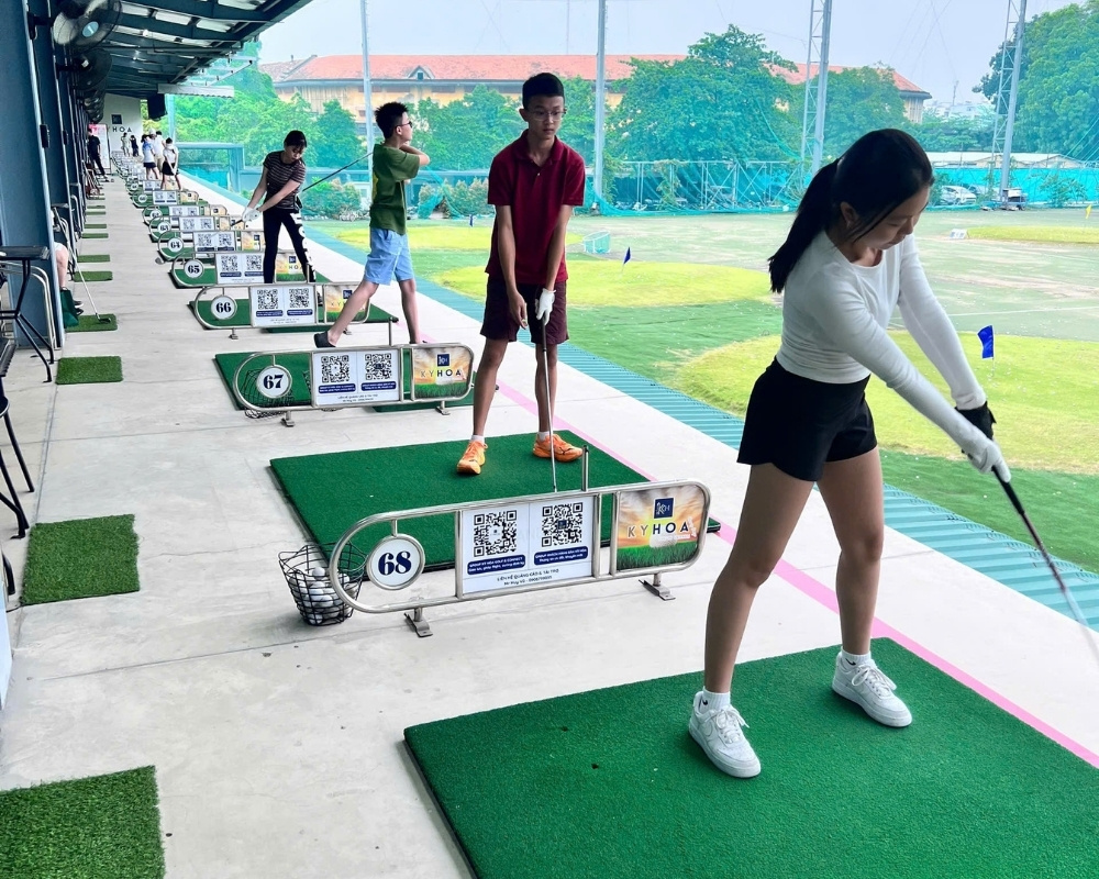 Học đánh Golf ở Hòa Bình tại IGC Golf Center