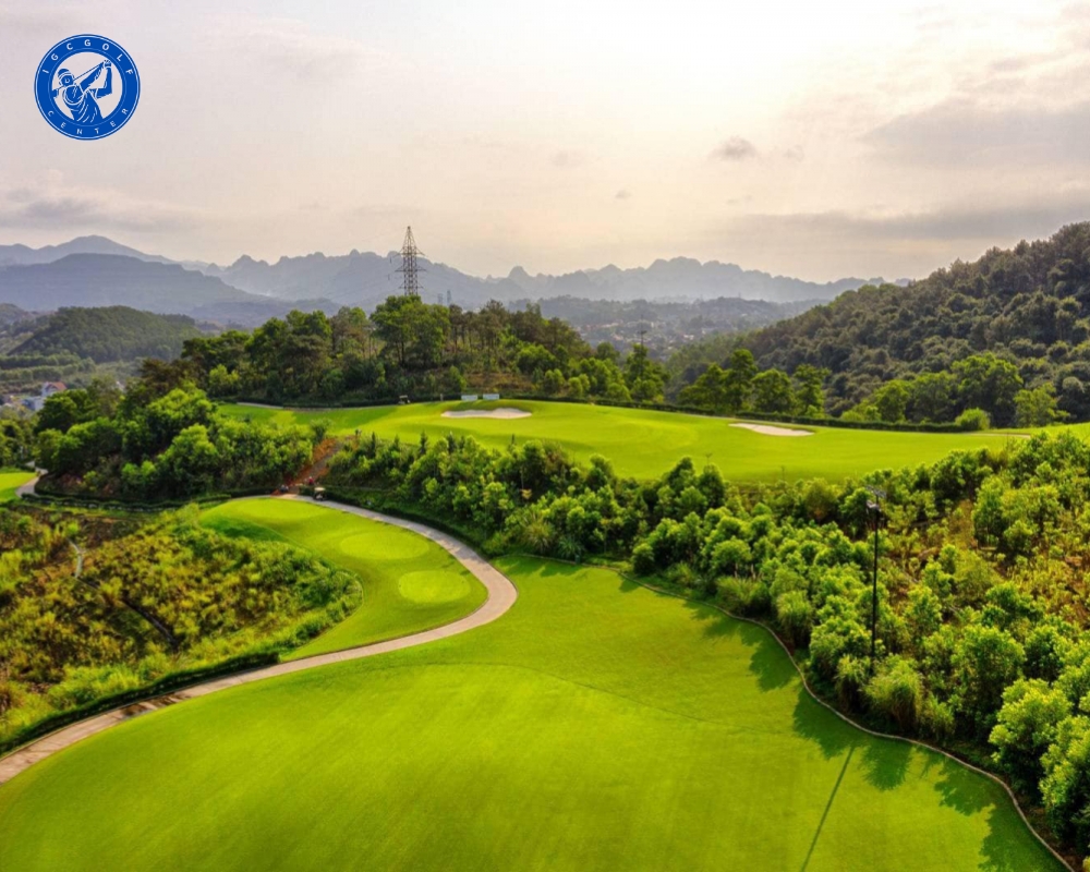 Học đánh Golf ở Quảng Ninh với sân Golf FLC