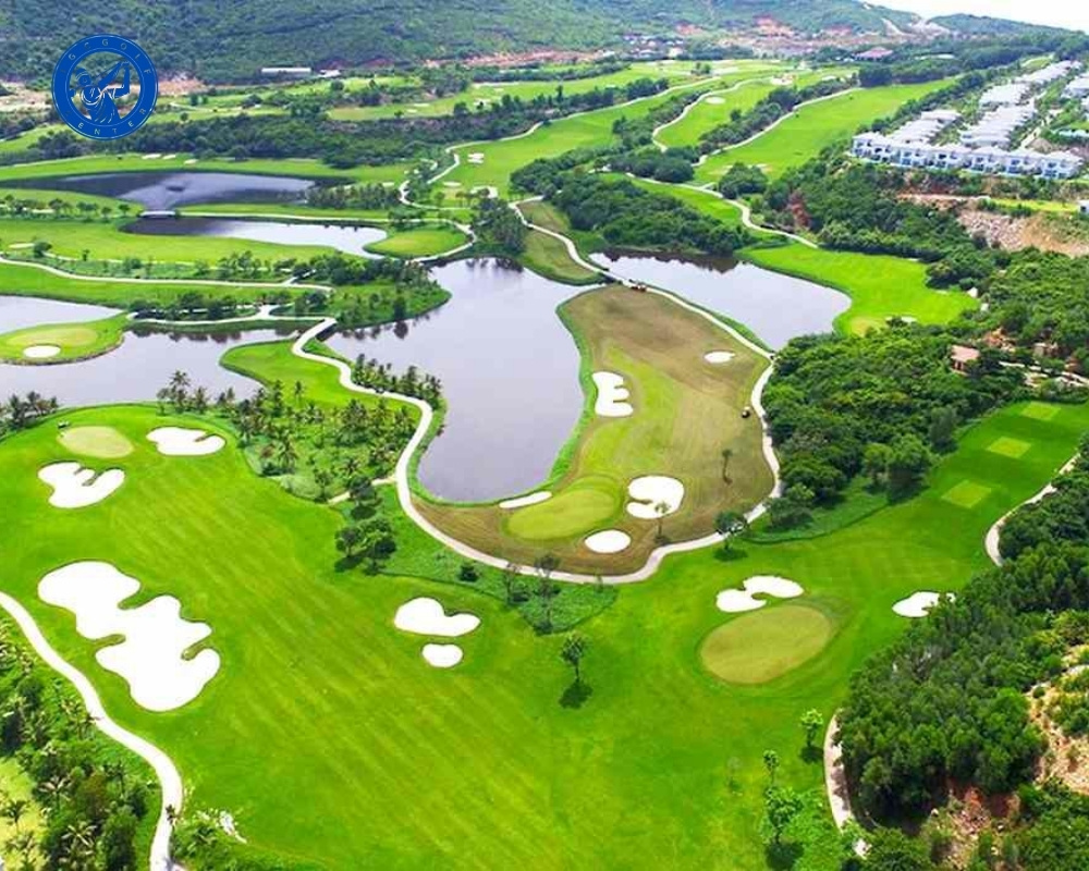 Sân Golf Flamingo Đại Lải ven biển có thiết kế độc đáo
