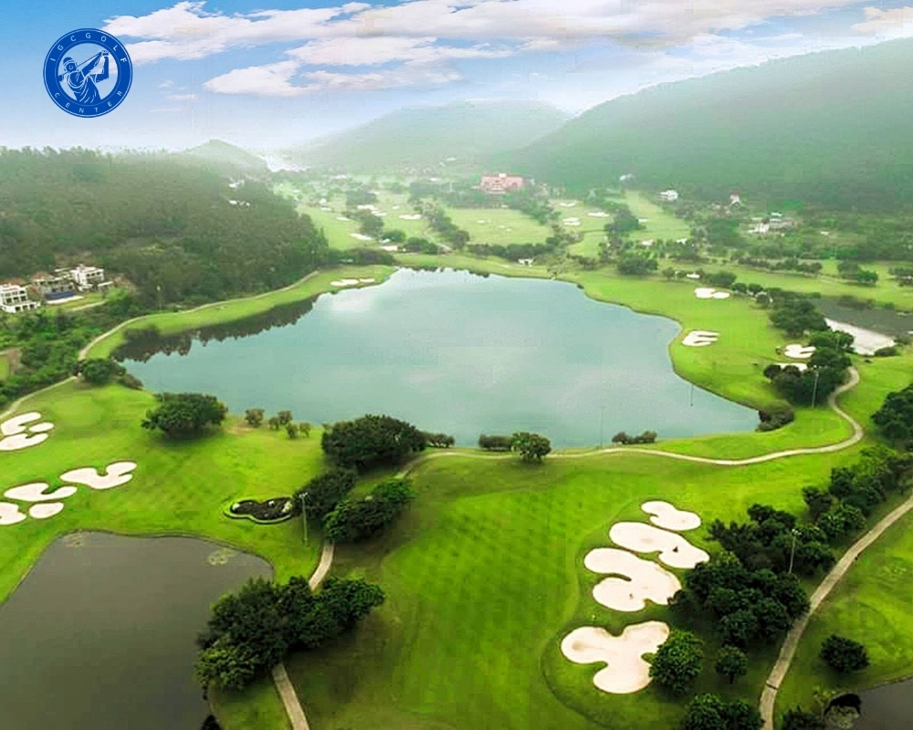Sân Golf Tam Đảo với view núi hùng vĩ