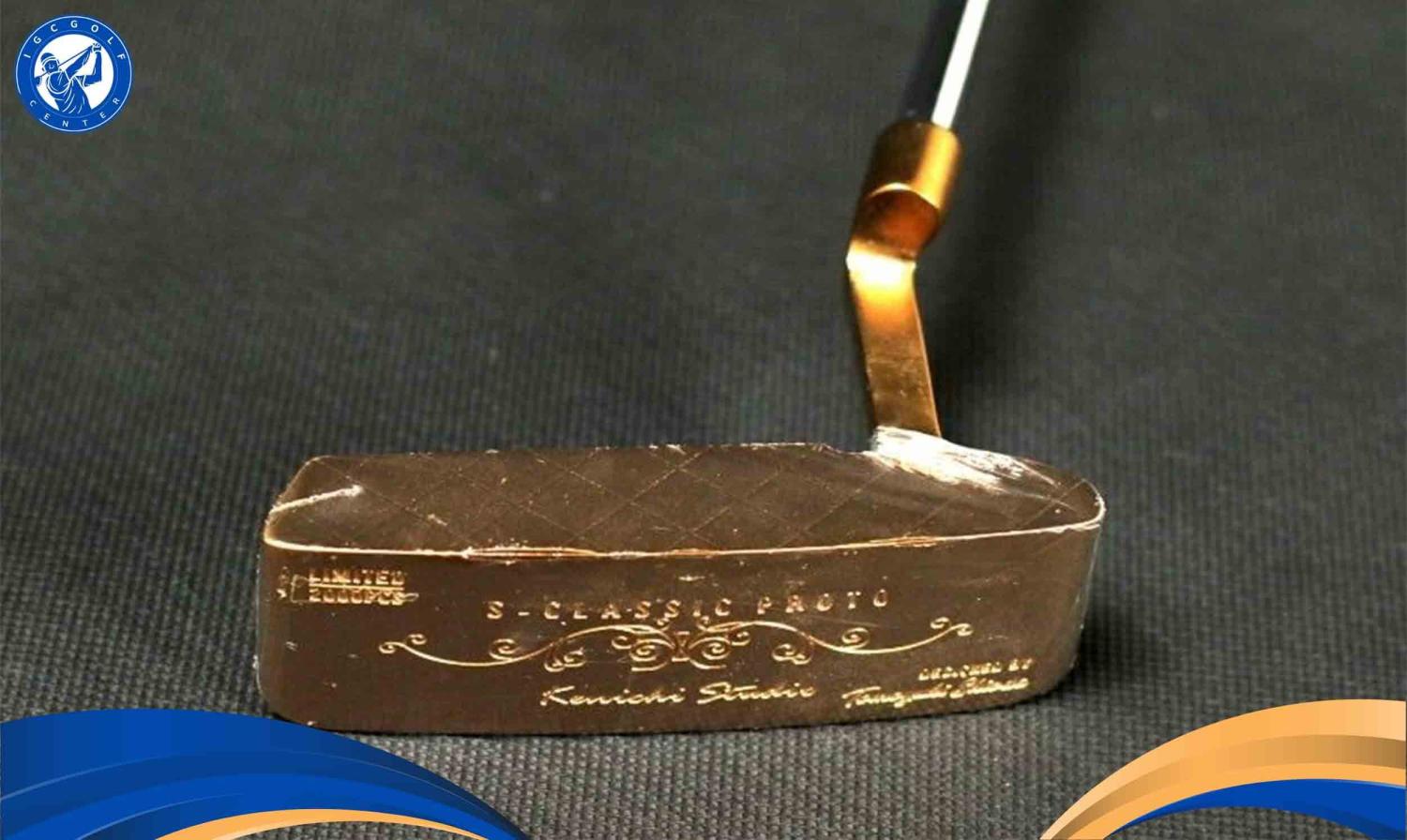 Một trong những cây gậy Putter được chạm khắc tinh xảo