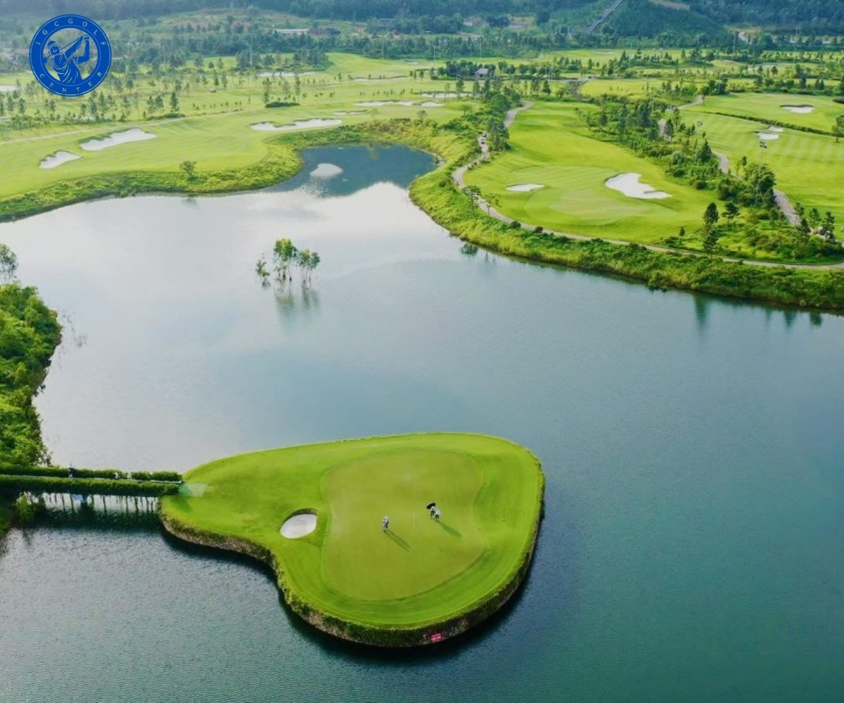 Thiết kế tee phụ độc đáo được coi là trái tim của sân Golf