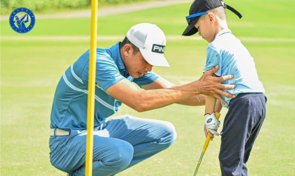 Độ tuổi thích hợp để tham gia khóa học golf chuyên sâu 